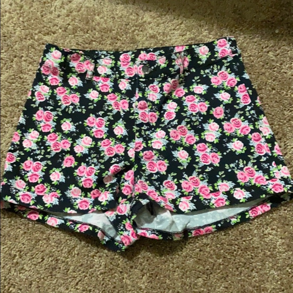 Floral High-Waisted Fitted Shorts